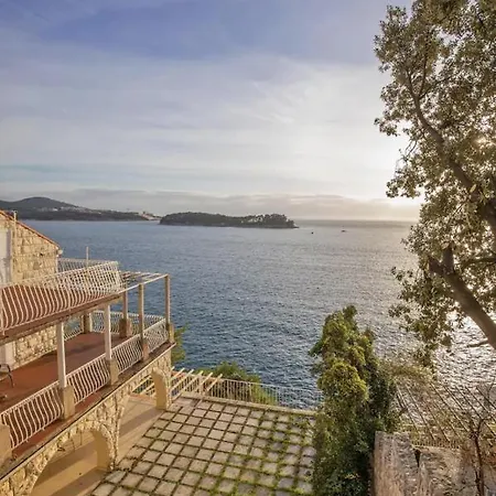 Apartment Elegant Seafront - Mila