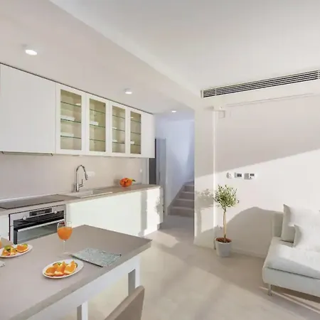 Apartment Elegant Seafront - Mila *