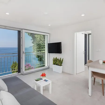 Apartment Elegant Seafront - Mila